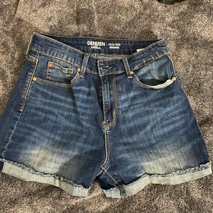 Levi’s shorts